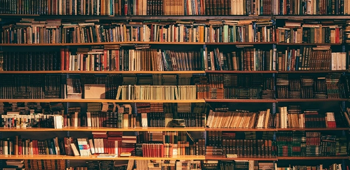 کتابخانه یا قفسه برای نگهداری کتاب