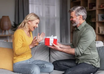 هدیه برای متولدین آذر
